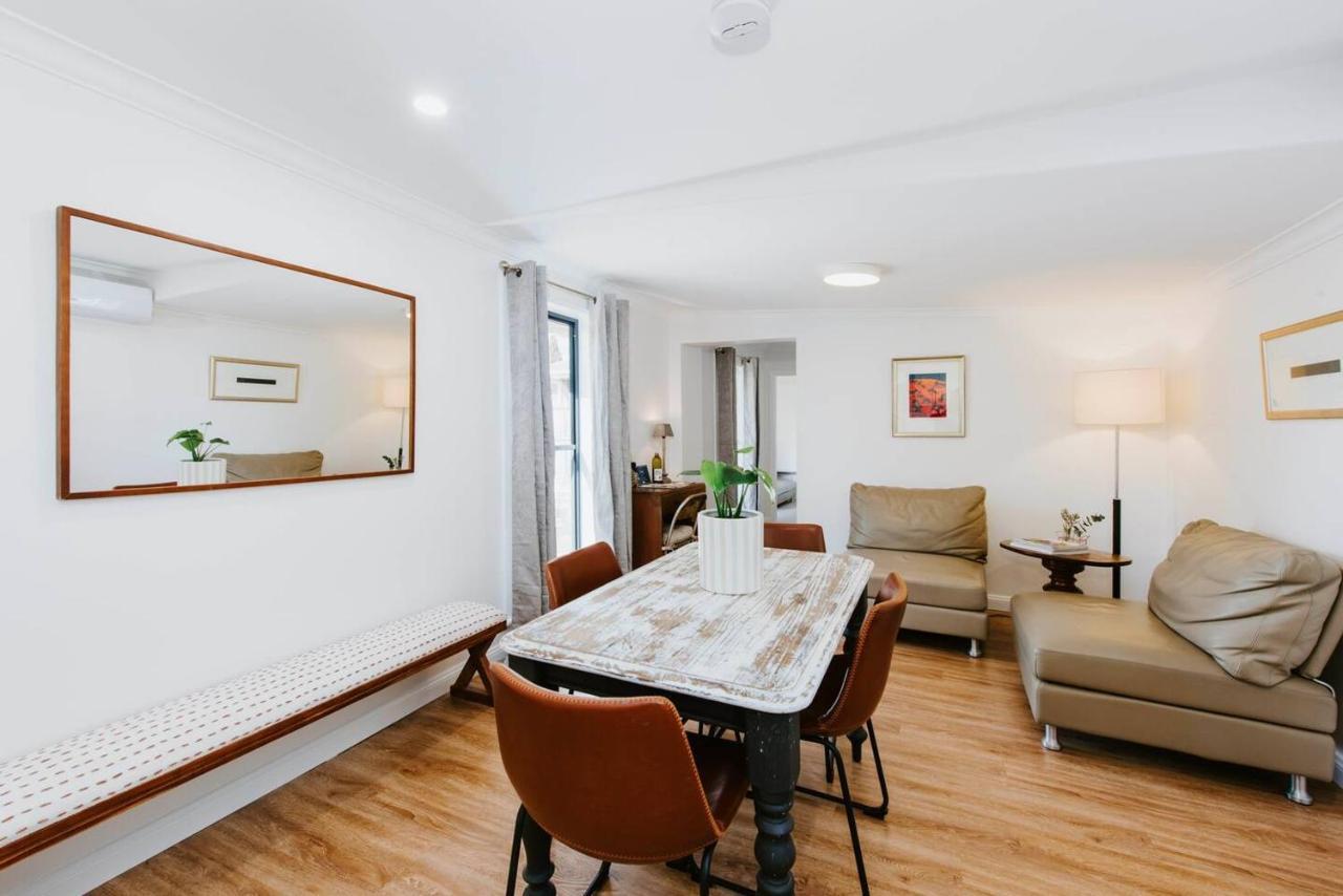 'the Gladstone' An Expansive Outdoor Oasis In Town
