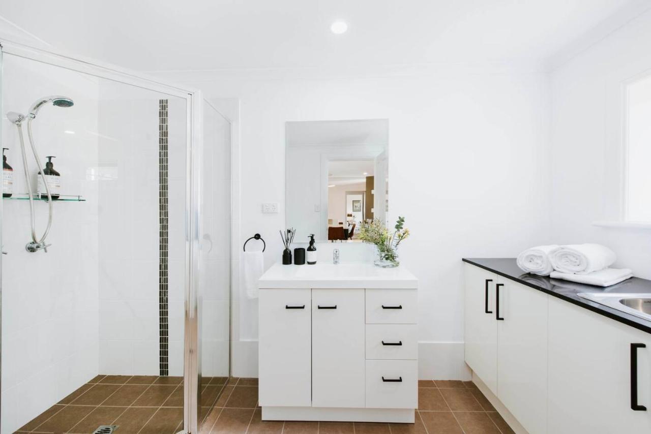 Holiday home 'the Gladstone' An Expansive Outdoor Oasis In Town