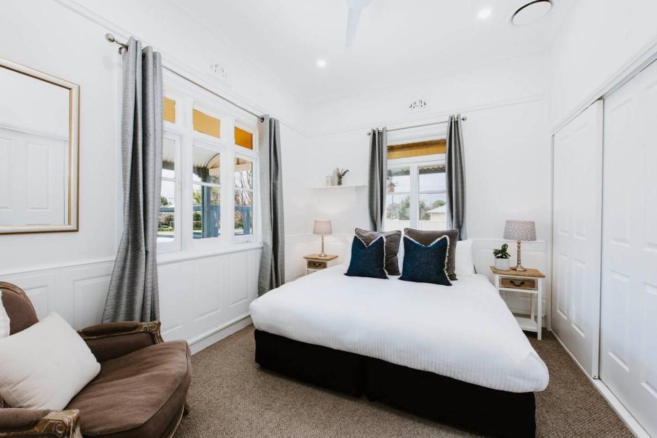 'the Gladstone' An Expansive Outdoor Oasis In Town *