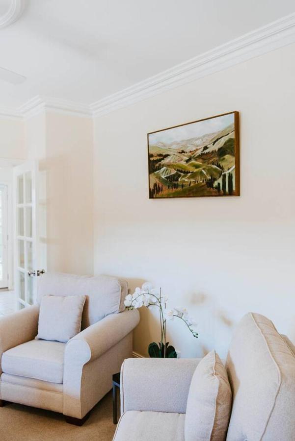 Holiday home 'pebble Lane Cottage' A Charming *