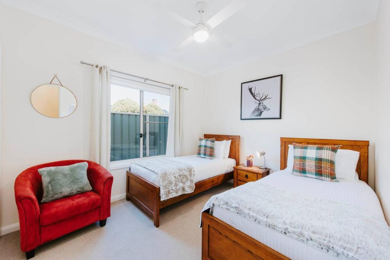 'pebble Lane Cottage' A Charming *