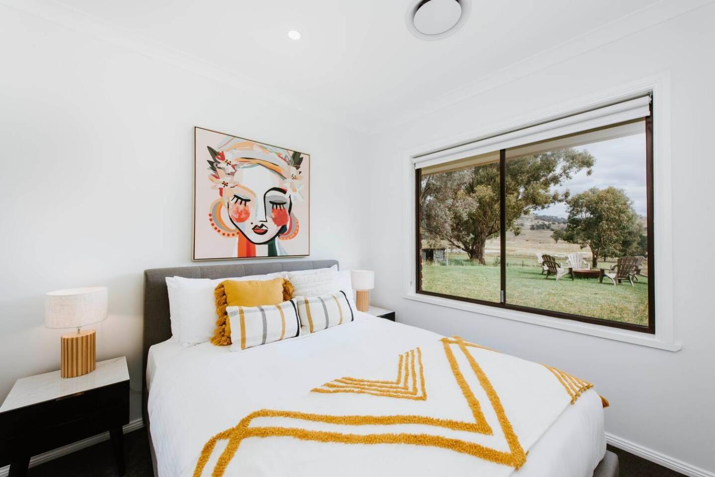 Anton Pavilion - Cheerful Country Solace In * Mudgee