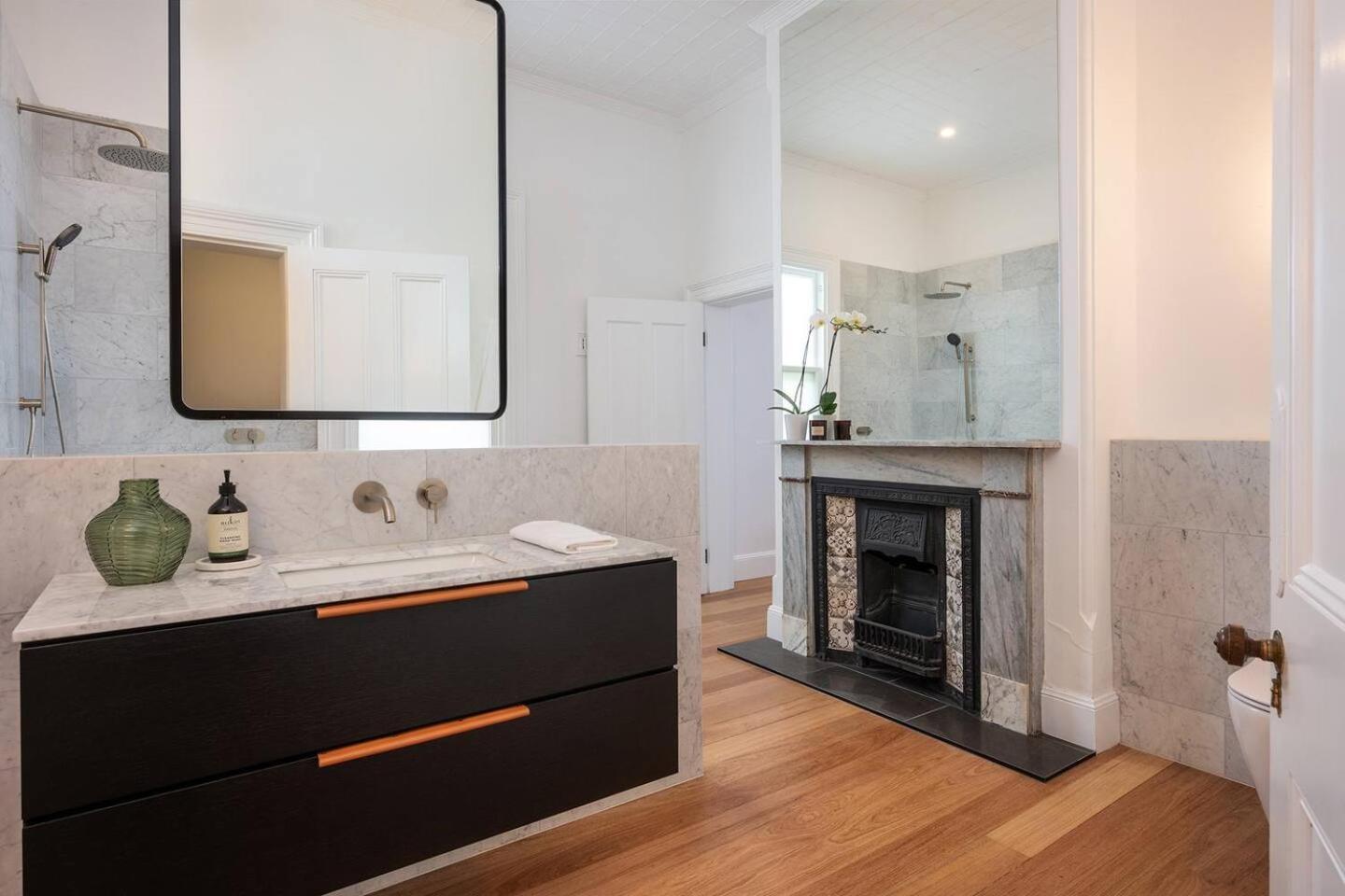 Luxury At Lauralla - An Elegant Victorian Escape Holiday home Mudgee