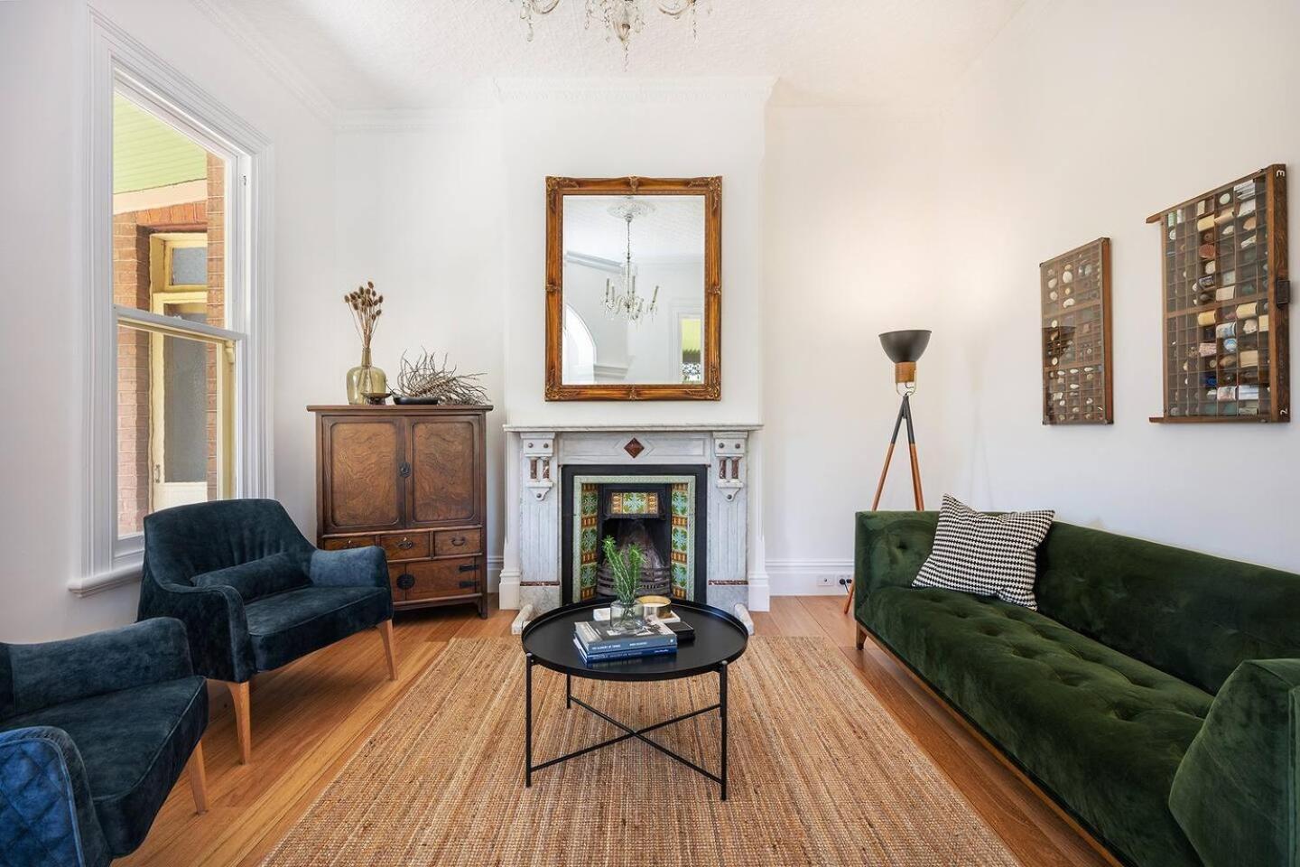 Luxury At Lauralla - An Elegant Victorian Escape Holiday home