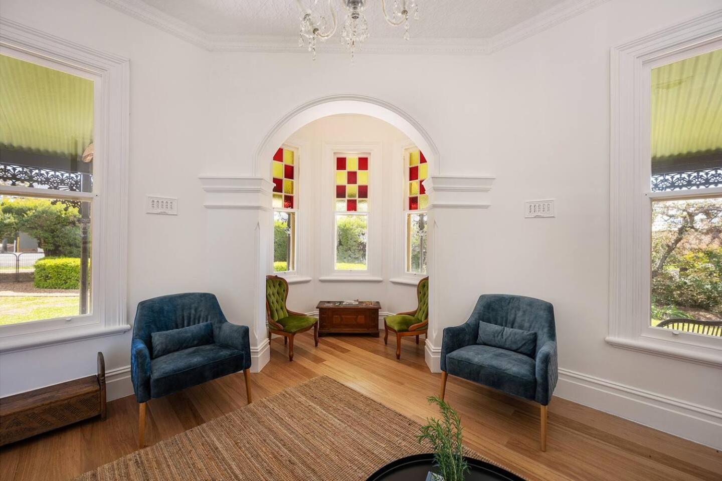 Luxury At Lauralla - An Elegant Victorian Escape Holiday home *