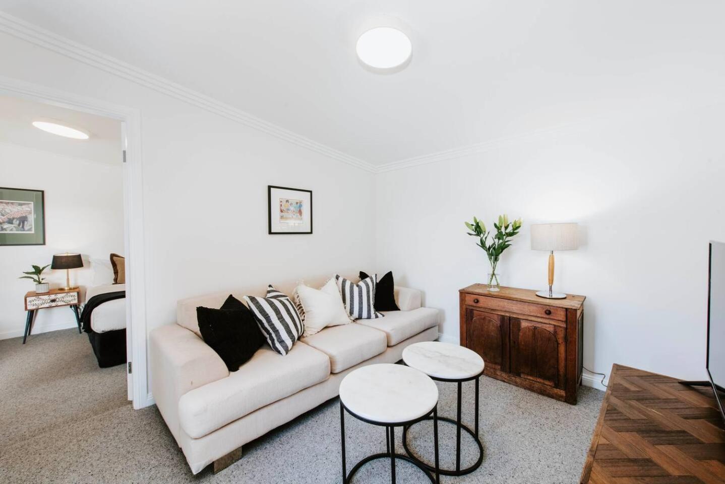 'the Gladstone' An Expansive Outdoor Oasis In Town Mudgee