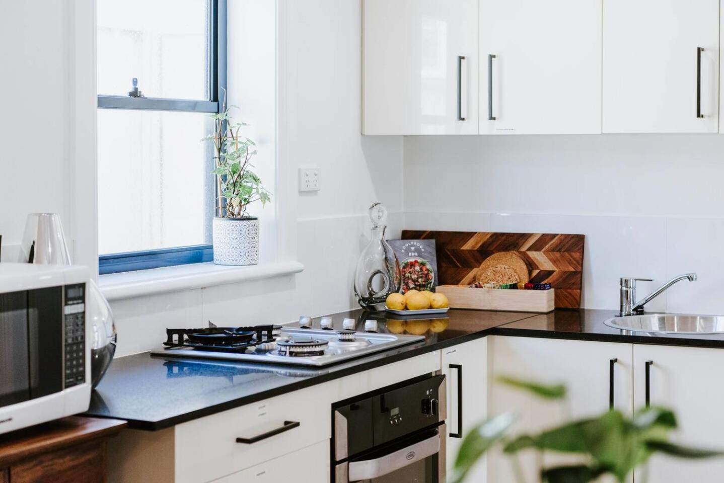 'the Gladstone' An Expansive Outdoor Oasis In Town Mudgee