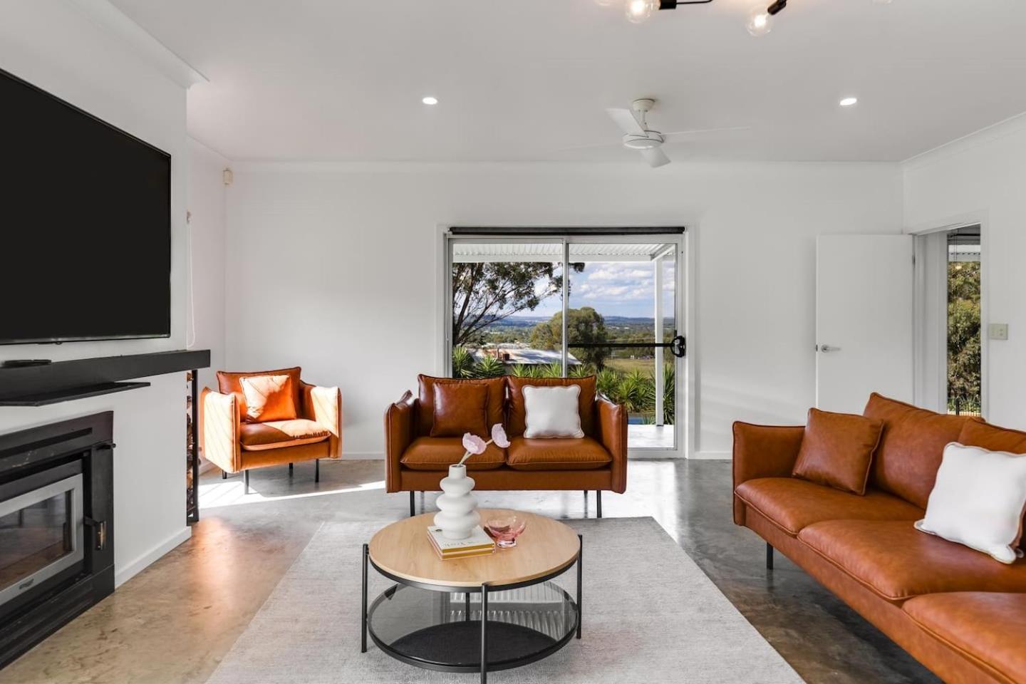 The Albens - Countryside Chic Amongst The Hills Holiday home