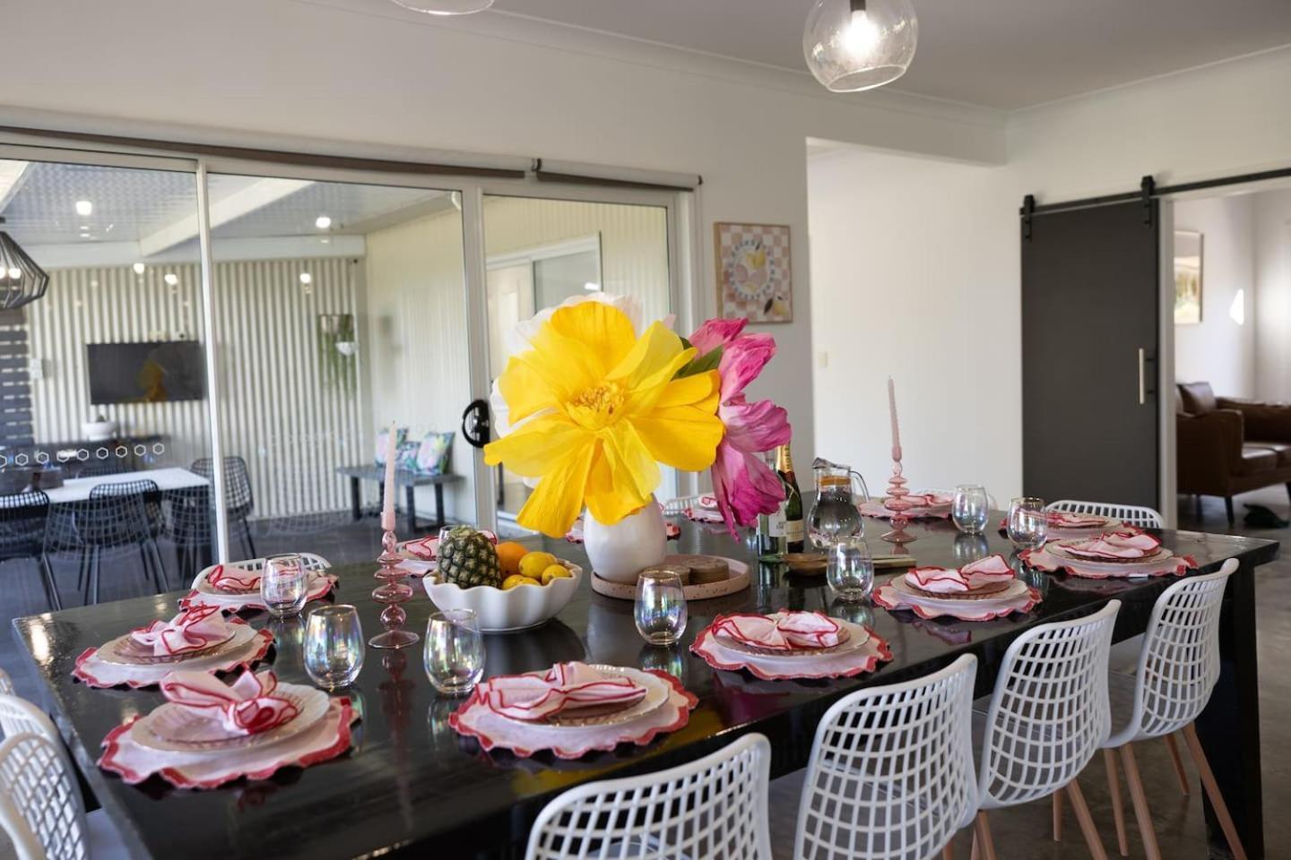 Holiday home The Albens - Countryside Chic Amongst The Hills Mudgee