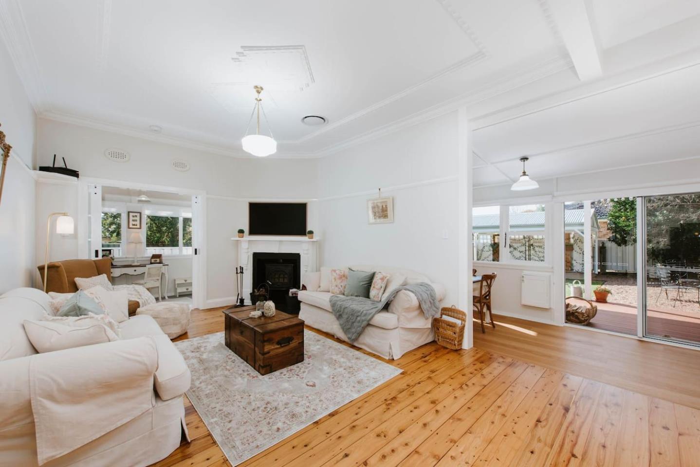 The On Lawson - Heritage Elegance In Holiday home Mudgee