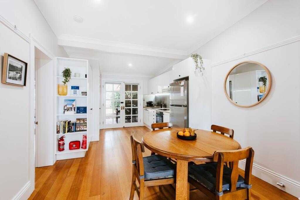 'kareela & Kialla Cottages' Charming Family Getaway Mudgee