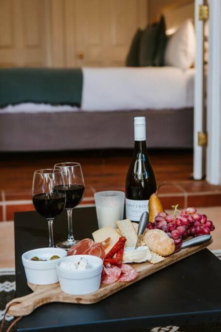 'kareela & Kialla Cottages' Charming Family Getaway *