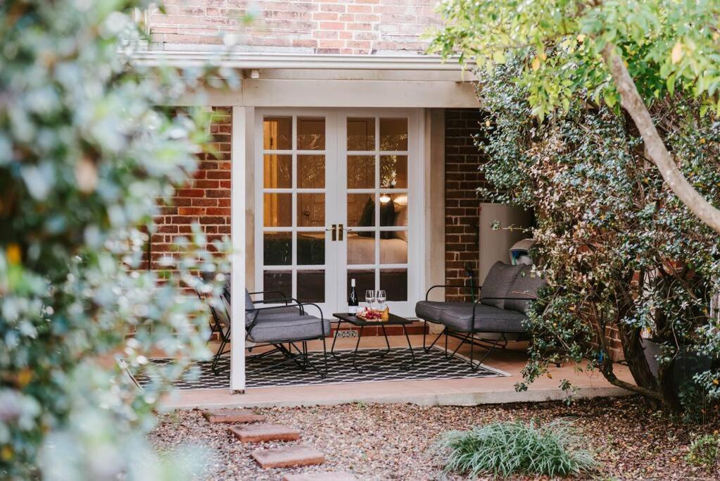 'kareela & Kialla Cottages' Charming Family Getaway Mudgee