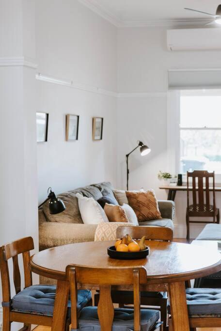 Kareela - A Charming Country Getaway Holiday home *
