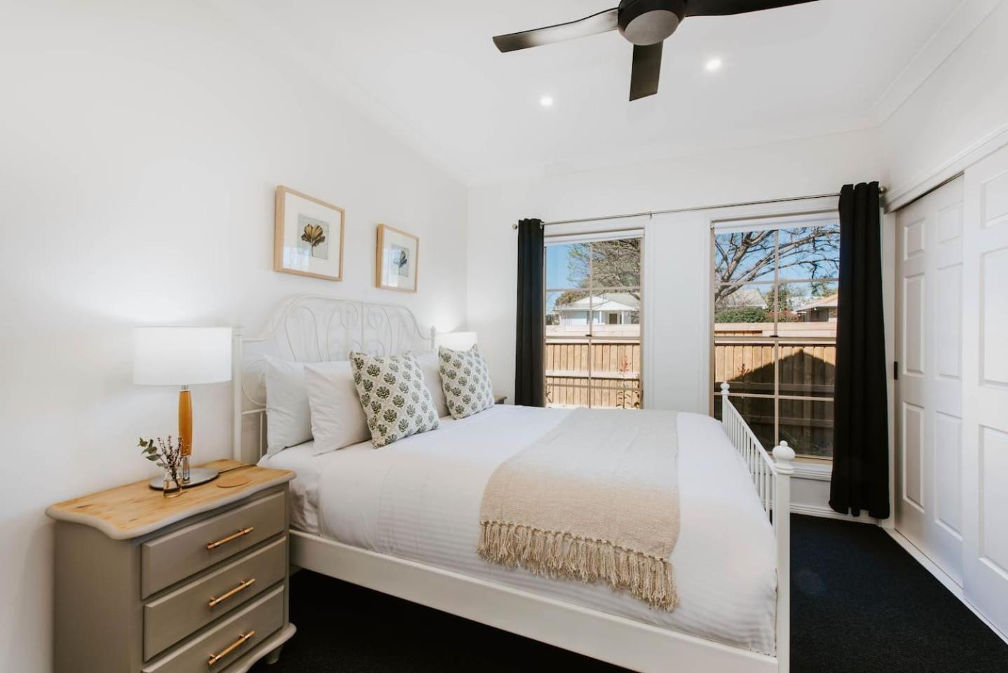 Mulberry On Melton - A Charming Poolside *