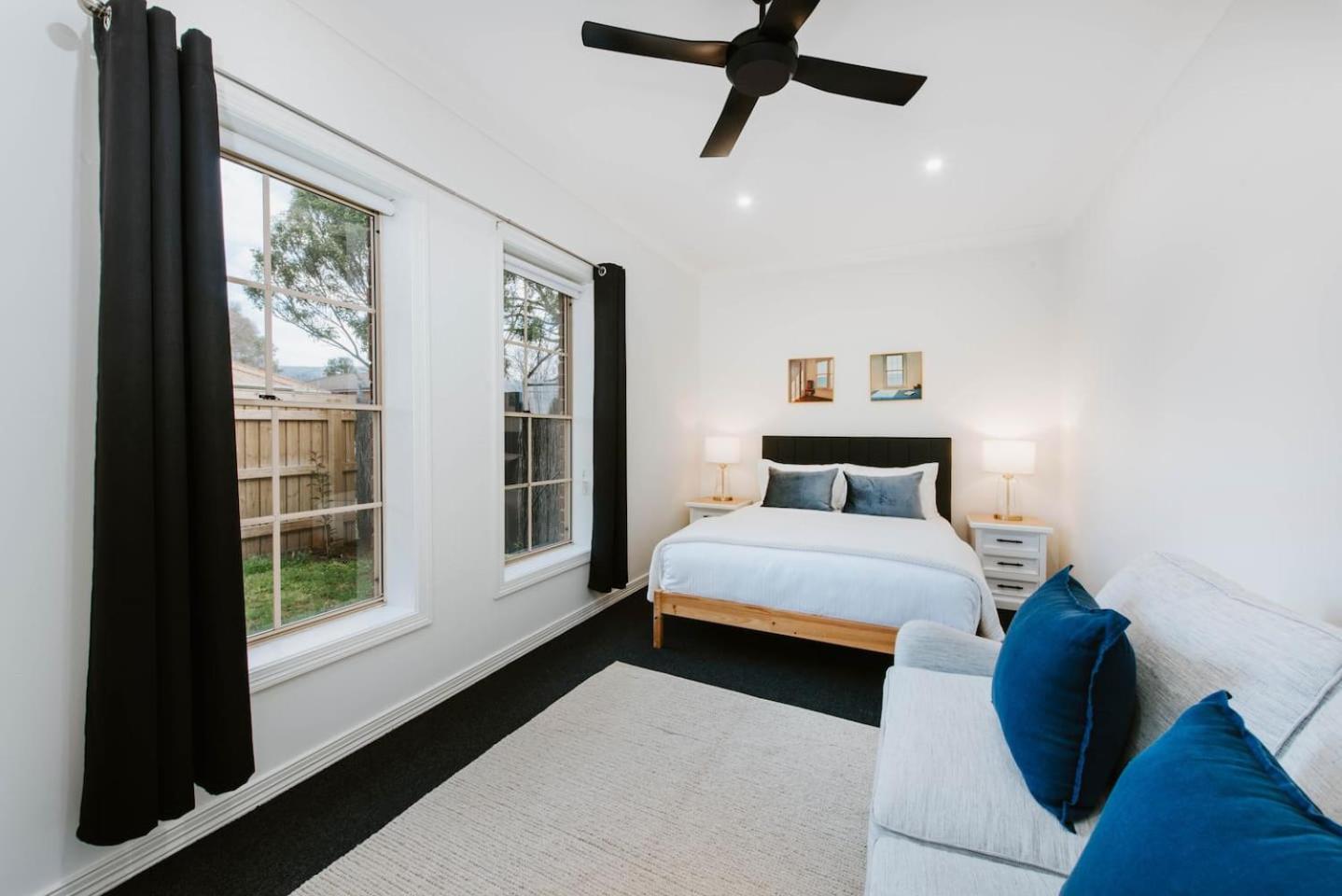 Mulberry On Melton - A Charming Poolside Holiday home *