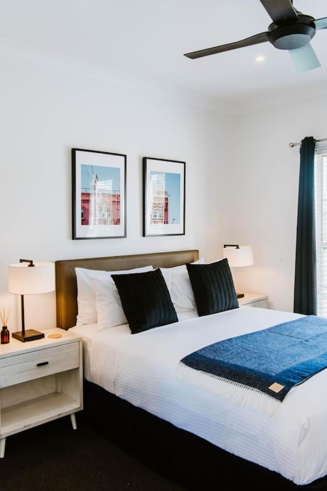 Holiday home Mulberry On Melton - A Charming Poolside *