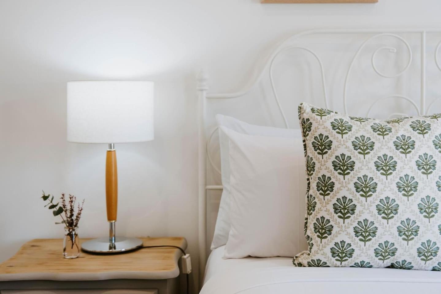 Mulberry On Melton - A Charming Poolside *