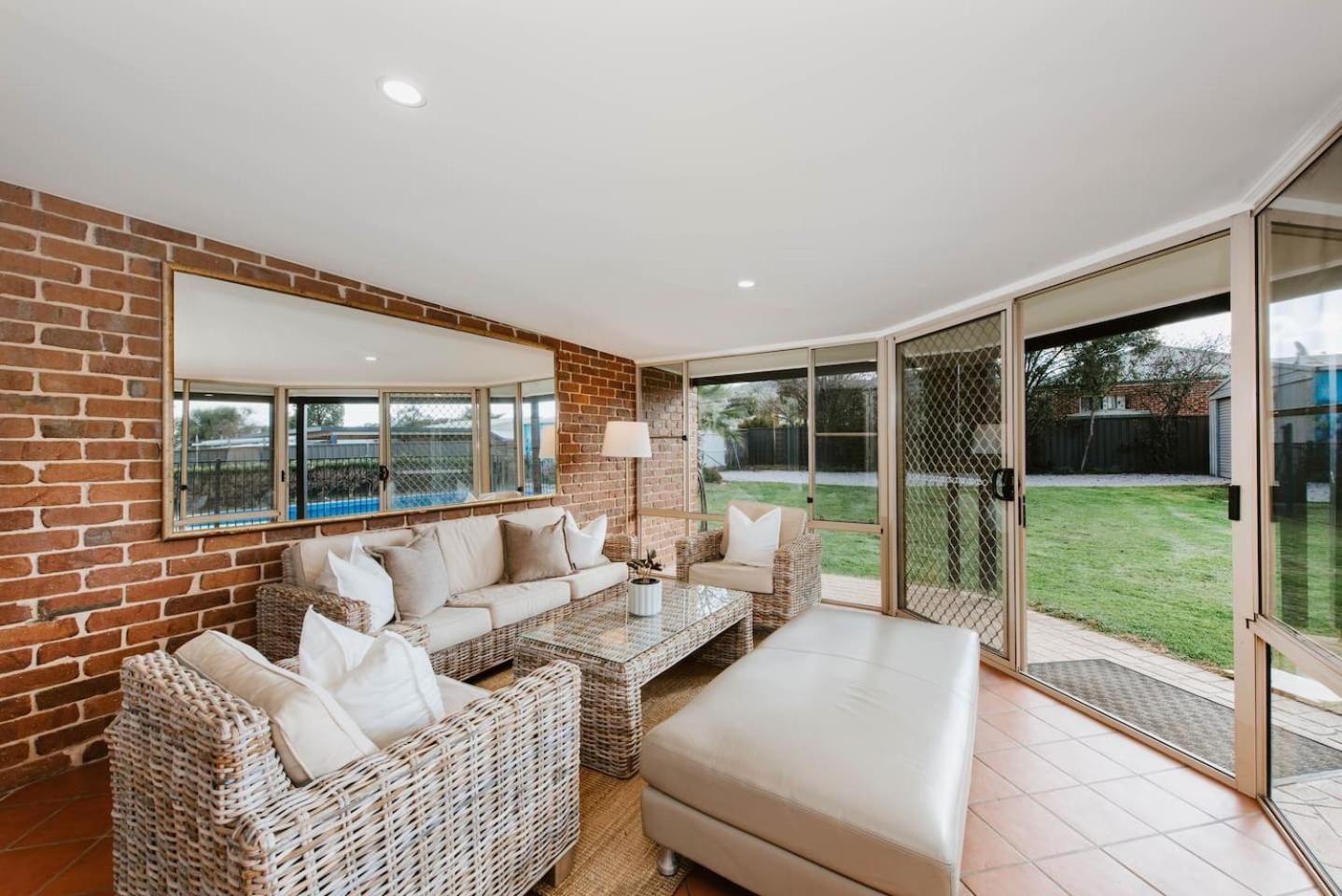 Mulberry On Melton - A Charming Poolside Holiday home