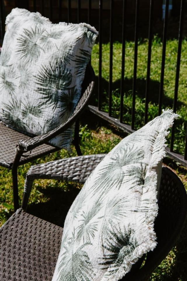 Holiday home Mulberry On Melton - A Charming Poolside