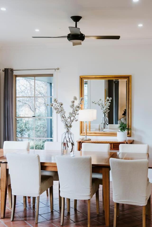 Holiday home Mulberry On Melton - A Charming Poolside *