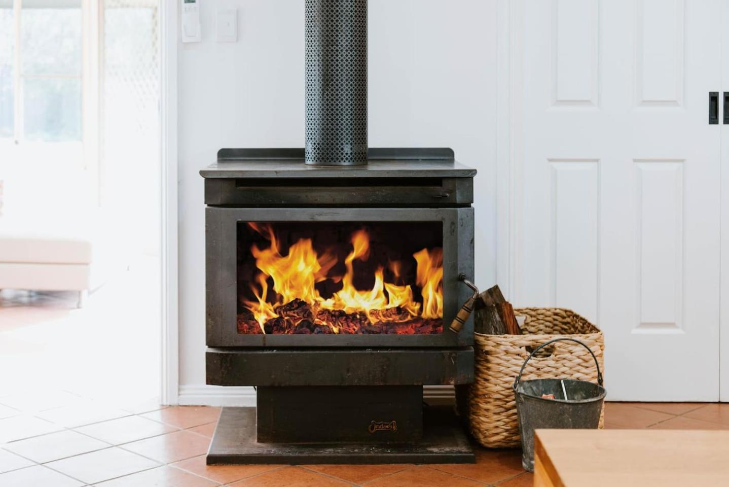 Mulberry On Melton - A Charming Poolside Holiday home *