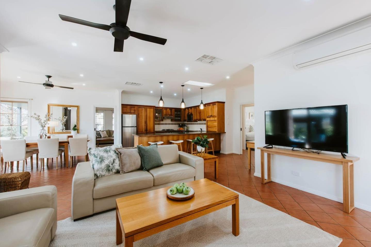 Holiday home Mulberry On Melton - A Charming Poolside Mudgee