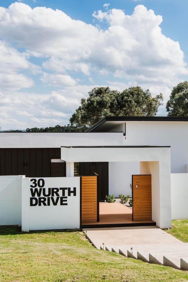 Wurth Wonders - Stunning Terra Modern Design Holiday home Mudgee