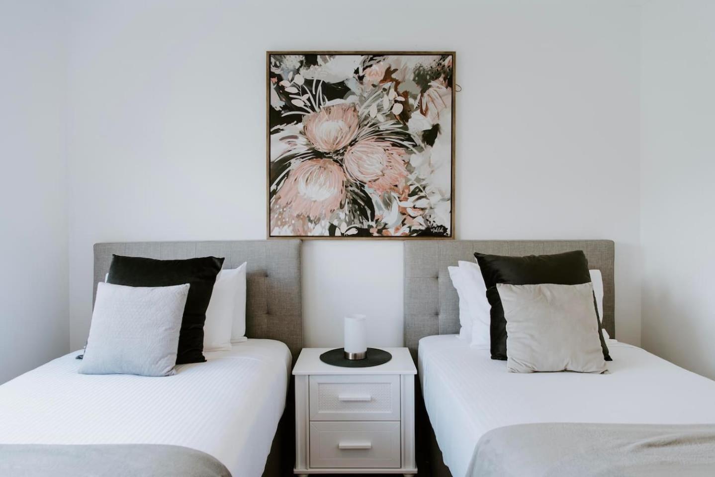 Wurth Wonders - Stunning Terra Modern Design Holiday home