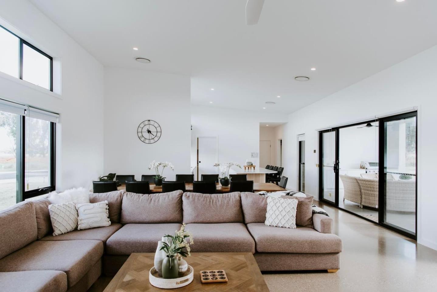Wurth Wonders - Stunning Terra Modern Design Holiday home *
