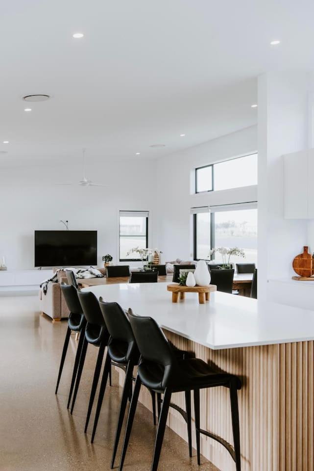 Wurth Wonders - Stunning Terra Modern Design Holiday home Mudgee