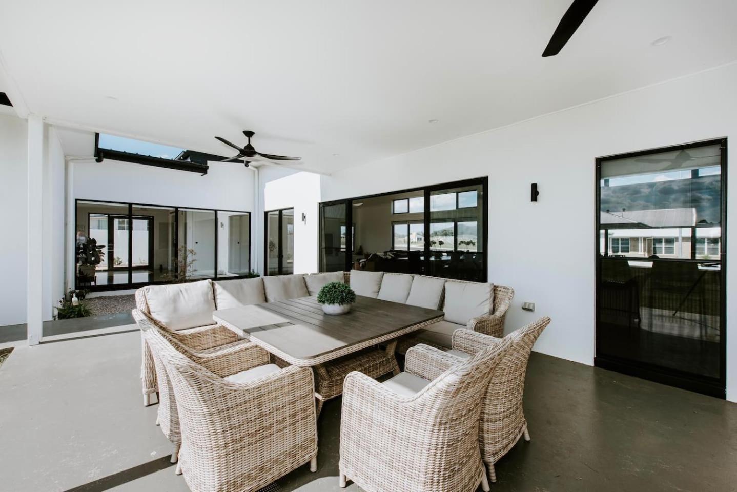 Holiday home Wurth Wonders - Stunning Terra Modern Design
