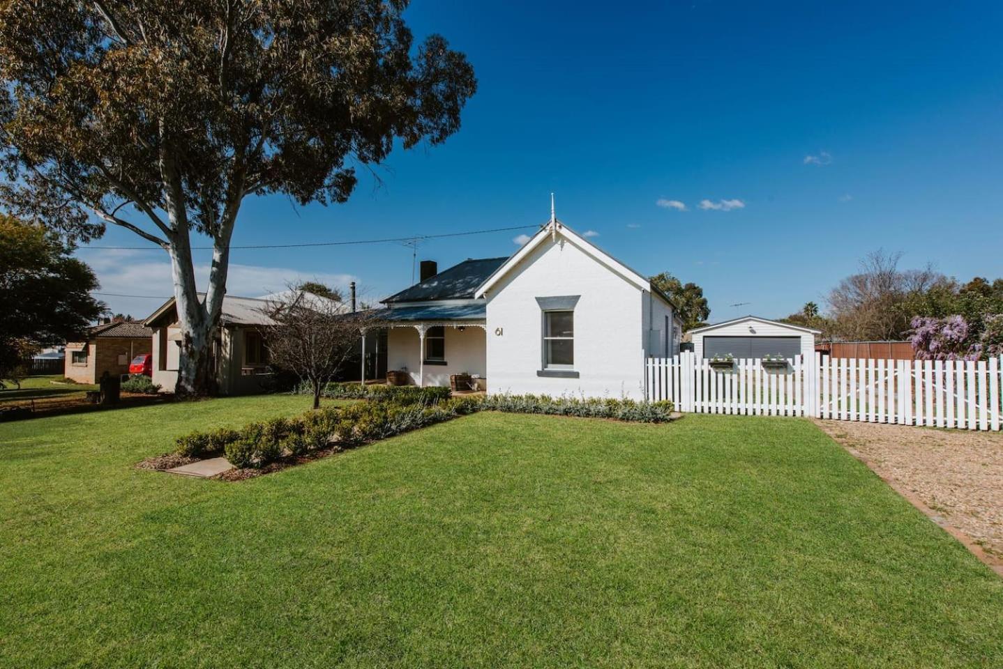 Holiday home White Lavender - A Garden Escape