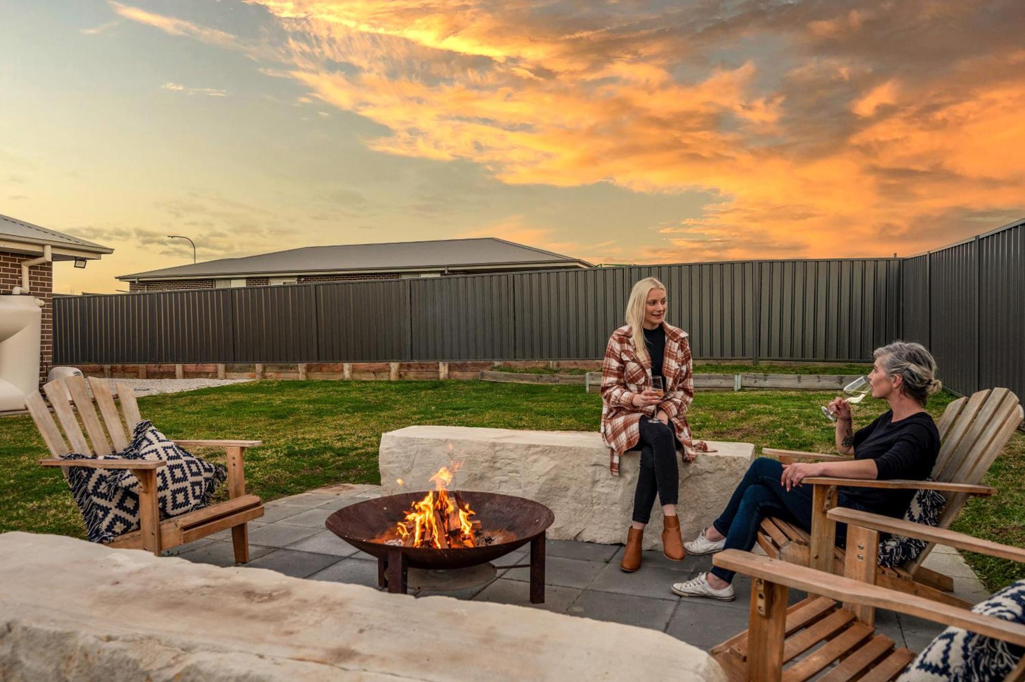 'devan House' Family Retreat With Games *