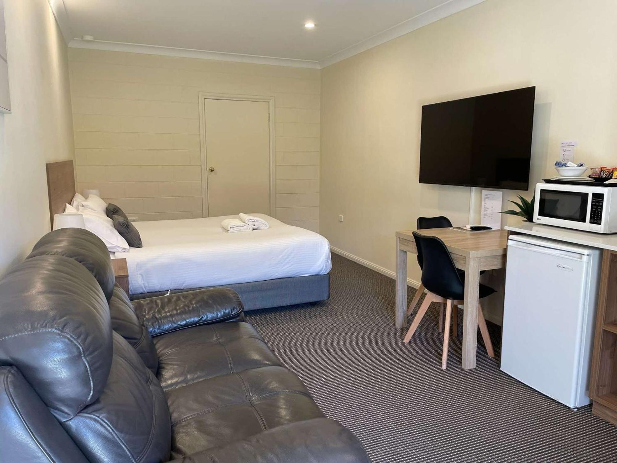 Vineyard Motor Motel 3*