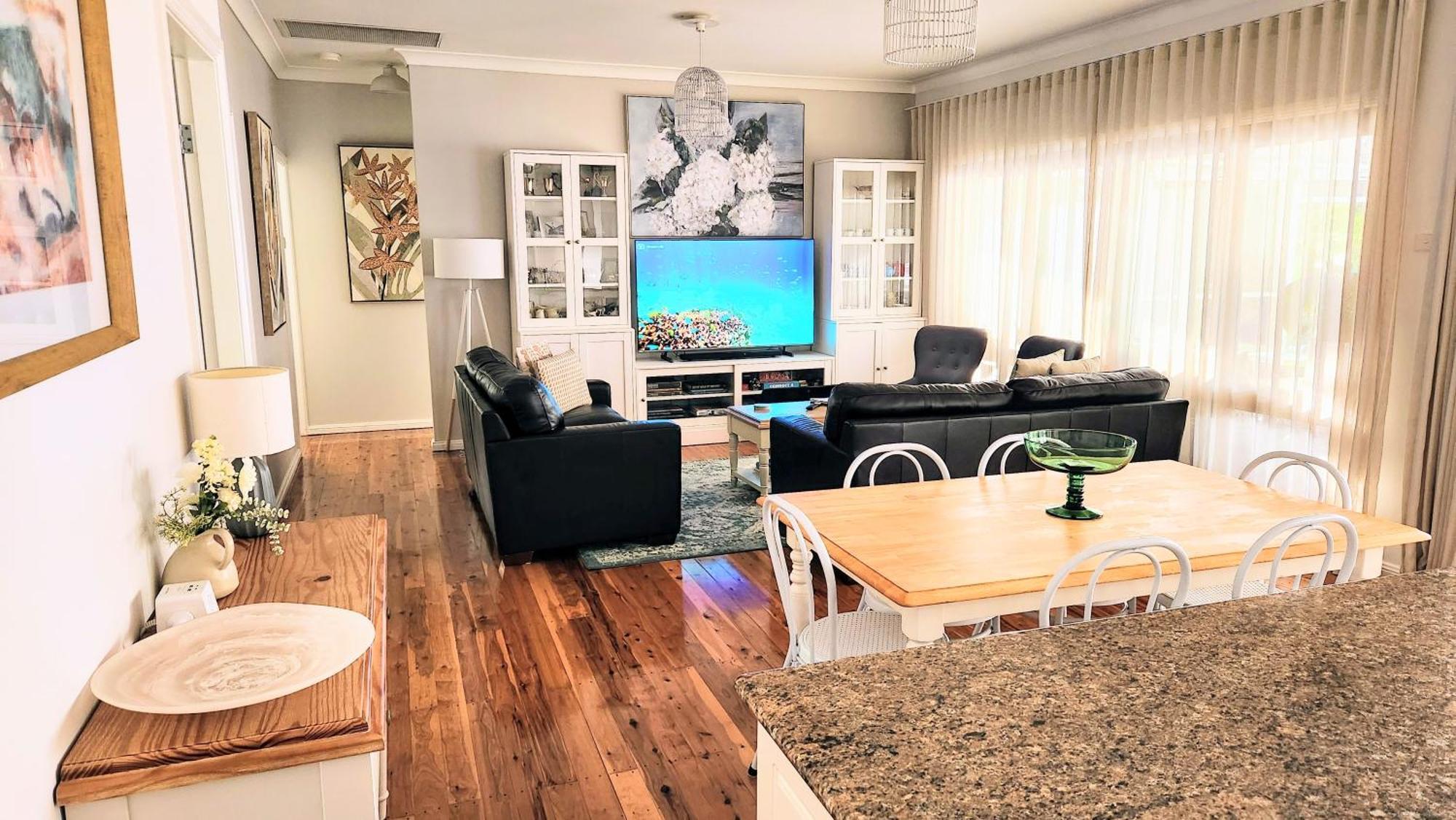 270 On Church - Entire With Spacious Alfresco Area *