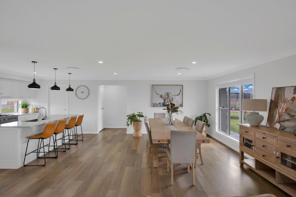 Large Modern In Holiday home *