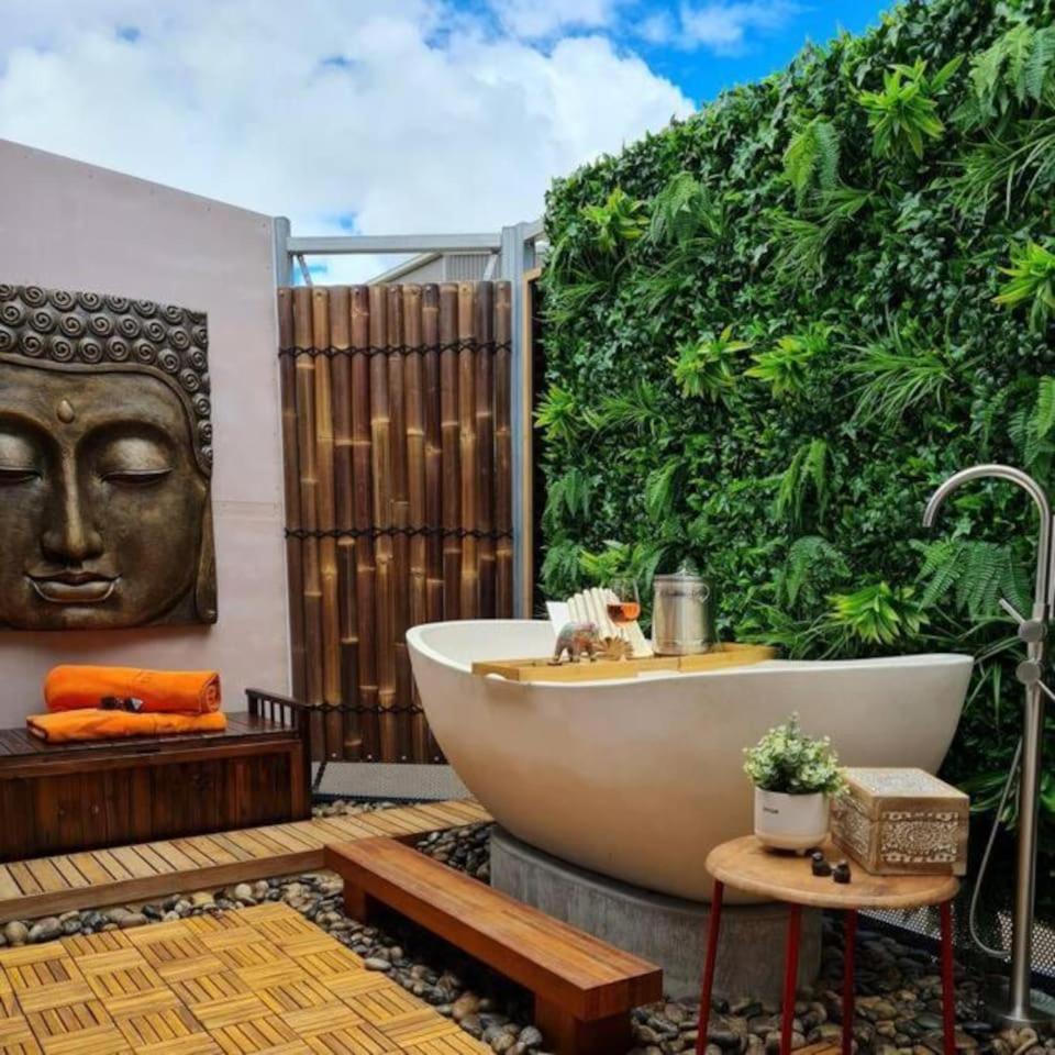 Holiday home Red Lotus Retreat Near And Wineries *