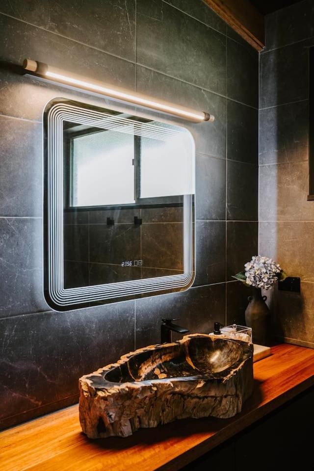 Moonlight At - Chic Soirees & Private Cinema Holiday home Mudgee