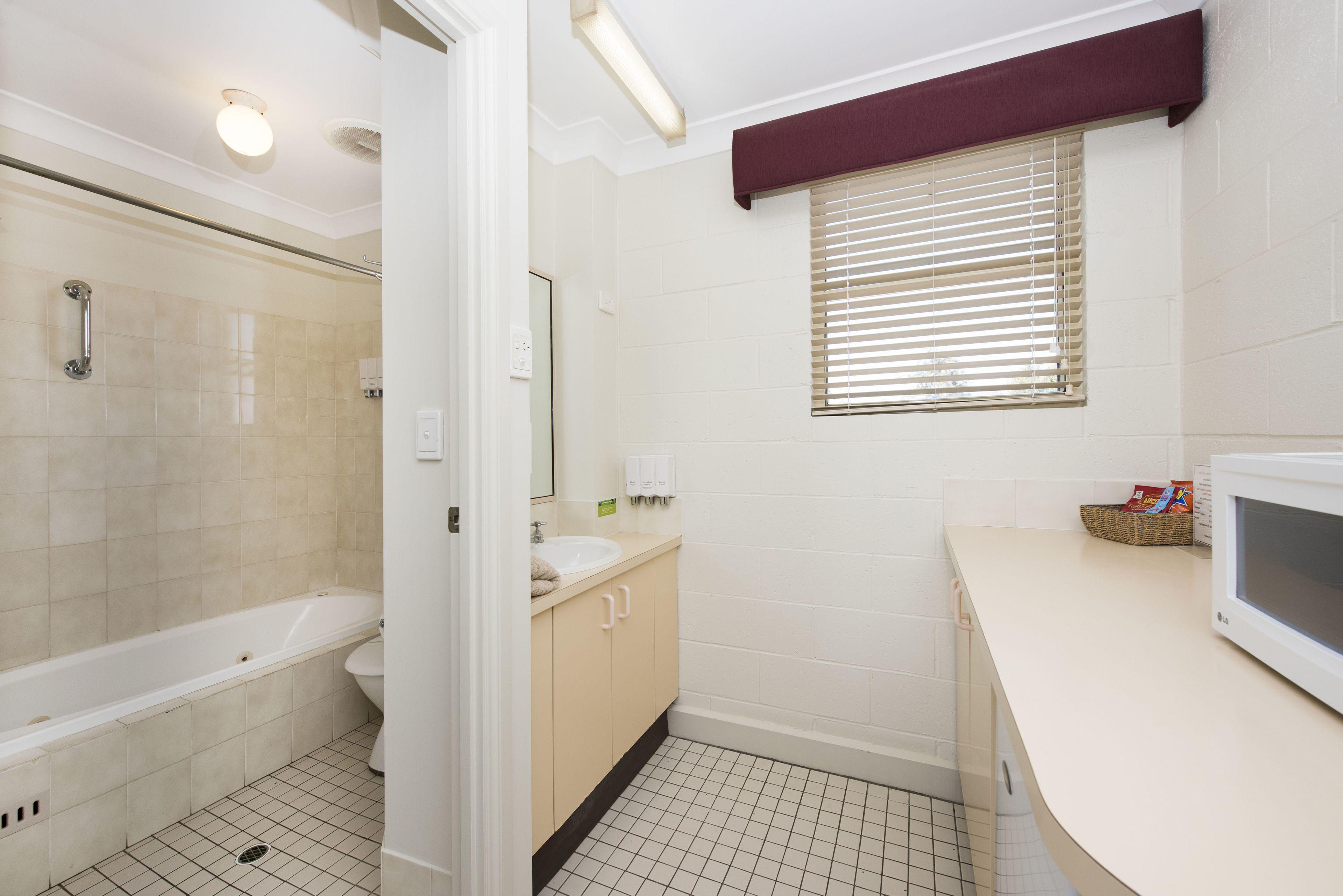 Soldiers Motel 4*