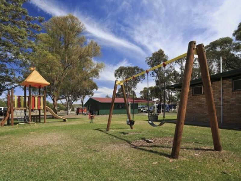Valley Park 3*