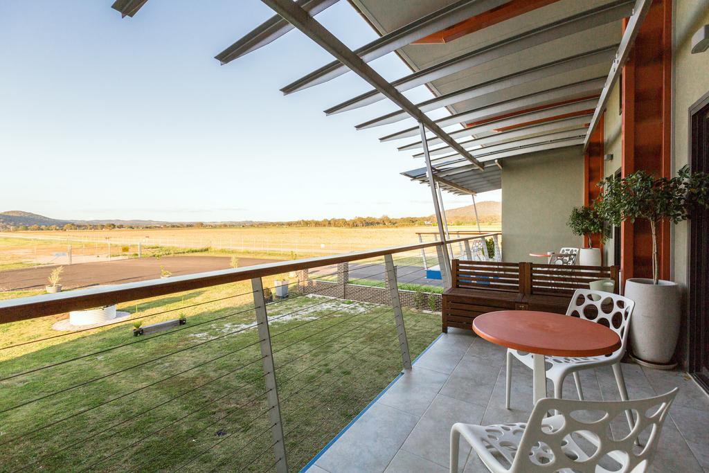 Hangar House Bed & Breakfast *
