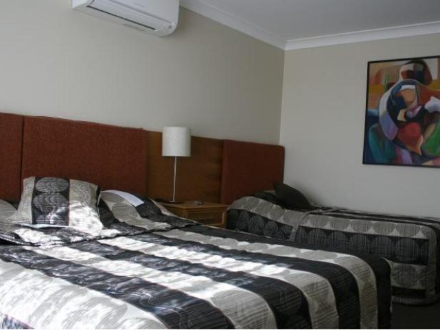 Winning Post Motor Motel