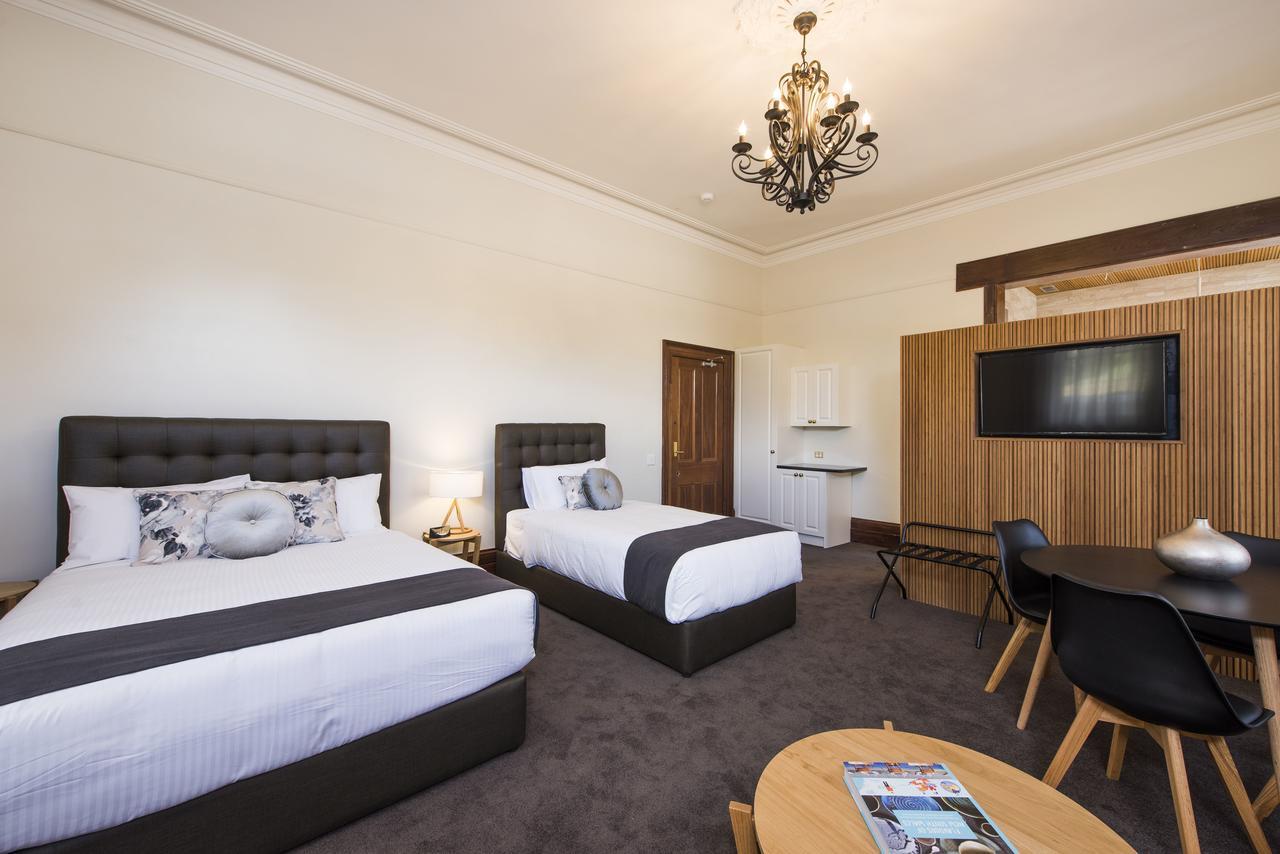The Parkview Hotel