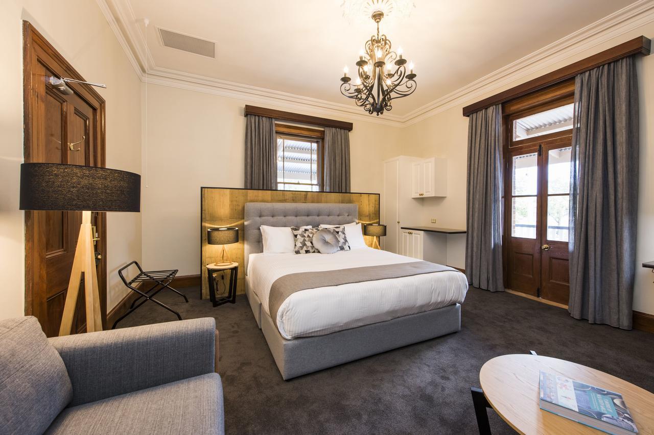 The Parkview Hotel