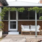 Cheerful Kuzman Retreat