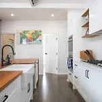 Holiday home Mcg A Hamptons Inspired