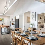 Mcg A Hamptons Inspired Holiday home *