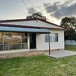 Comfortable 2-Bedroom Home In Mudgee - Rest Easy Mudgee