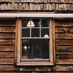 The Gully - Dreamy Cabin On Acres Of Outback Charm